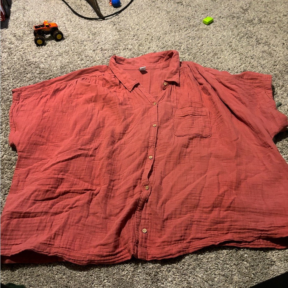Women’s button up tee